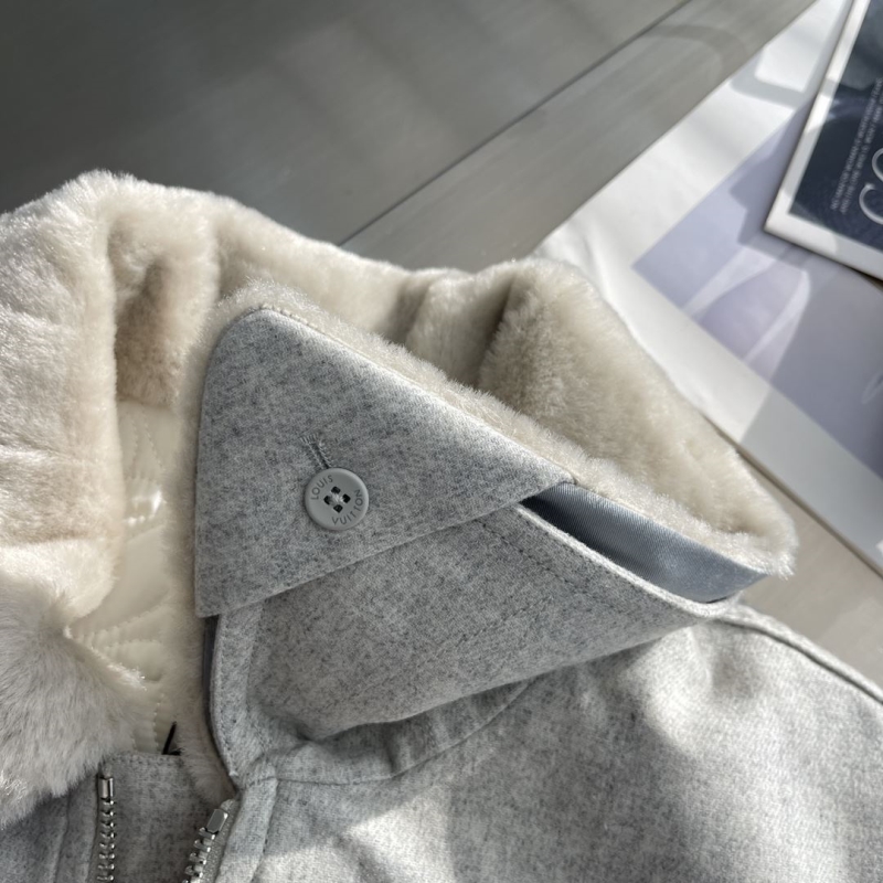 l0vis Vvtt0n outwear